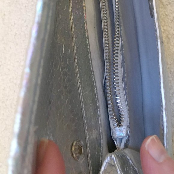 Auth Brand New Nancy Gonzalez GENUINE PYTHON silver mirror Gotham clutch + strap - Picture 11 of 14